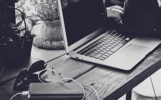 熊猫体育官网-行业“智能+绿色”双驱动新路径日益清晰，行业基础持续打牢，绿色智能产业